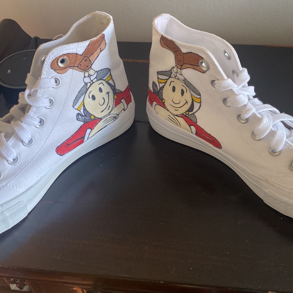 Nwt Popeye and Olive Oyl Hand crafted hi tops - Picture 2 of 6